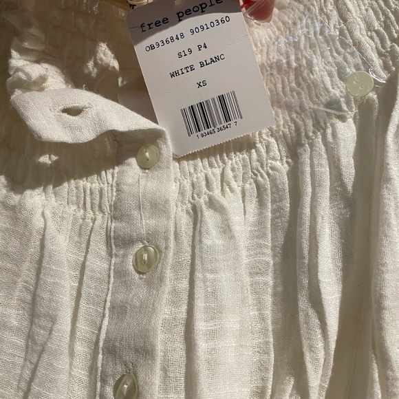 Free People white boho crop blouse. - Picture 5 of 6